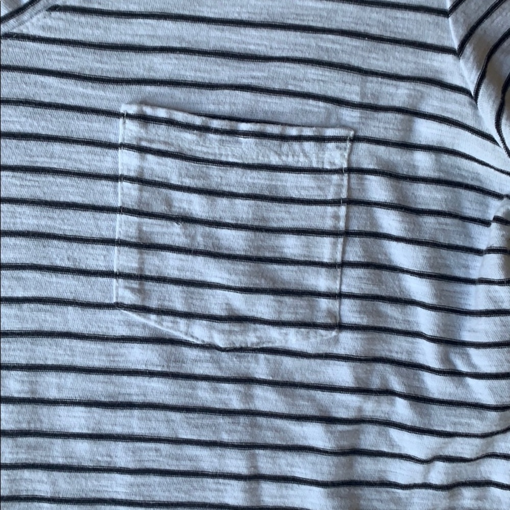 Universal Thread Striped V Neck Top Size Size S - image 3